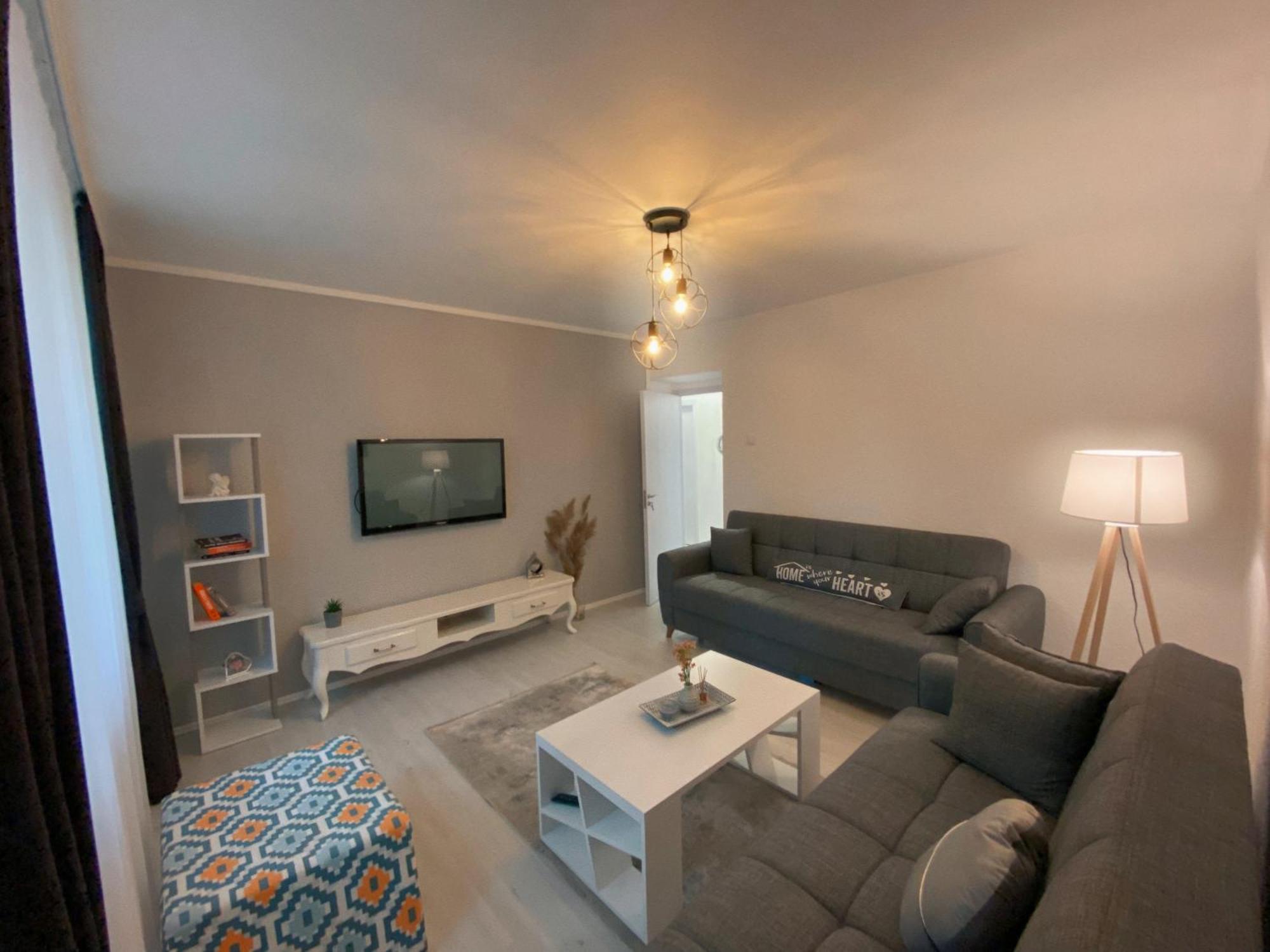 Hotspot Apartments - City Center Priştine Dış mekan fotoğraf